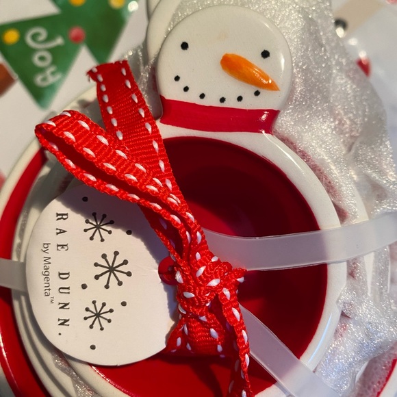 Rae Dunn Christmas Snowman measuring Cups - Picture 3 of 4